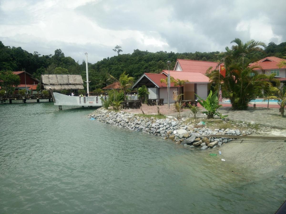 Penarak Bamboo Beach Motel Kuah Exteriér fotografie