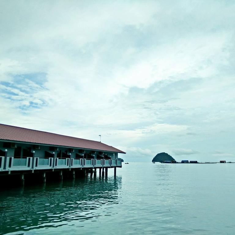 Penarak Bamboo Beach Motel Kuah Exteriér fotografie