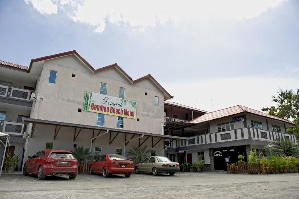 Penarak Bamboo Beach Motel Kuah Exteriér fotografie